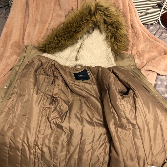 Coat - Picture 2 of 2